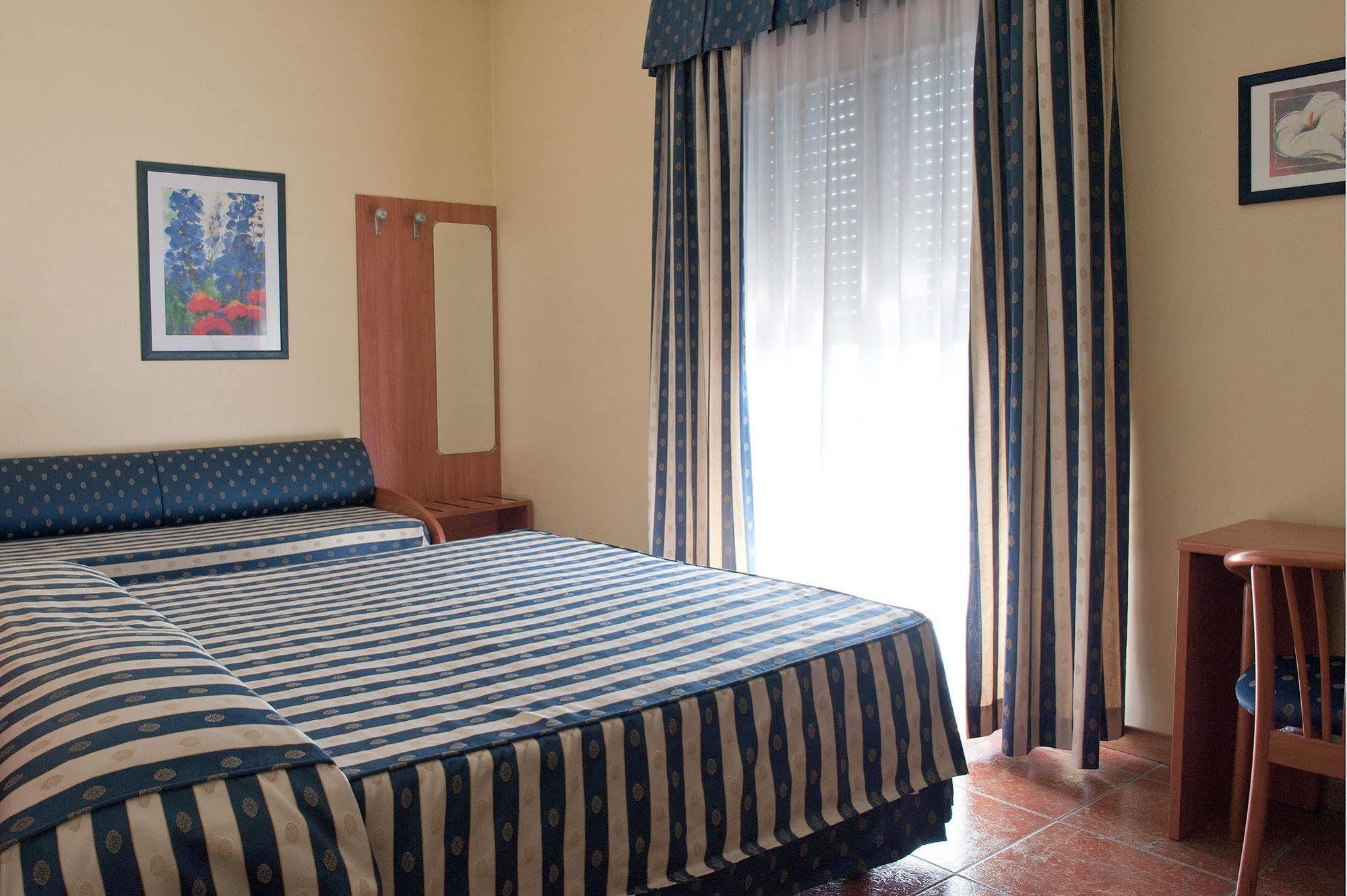 Hotel Blue Ribbon Vercelli Luaran gambar