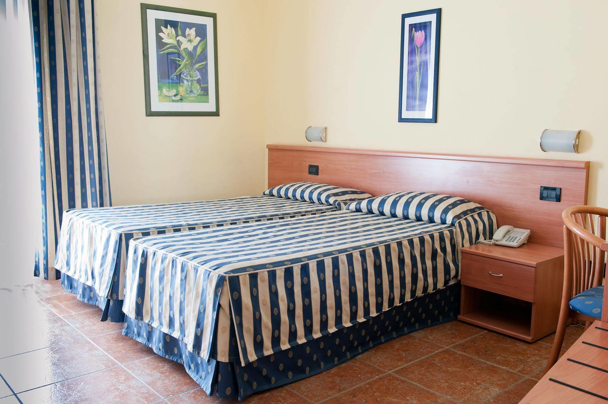 Hotel Blue Ribbon Vercelli Luaran gambar